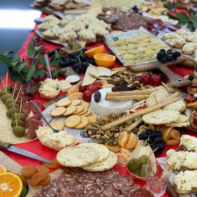SHARING-GOURMET-GRAZING-TABLES-TO-YOUR-EVENTS