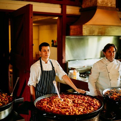 PAELLA-IS-ALWAYS-COOKED-FRESH-AND-SERVED-ON-THE-SPOT